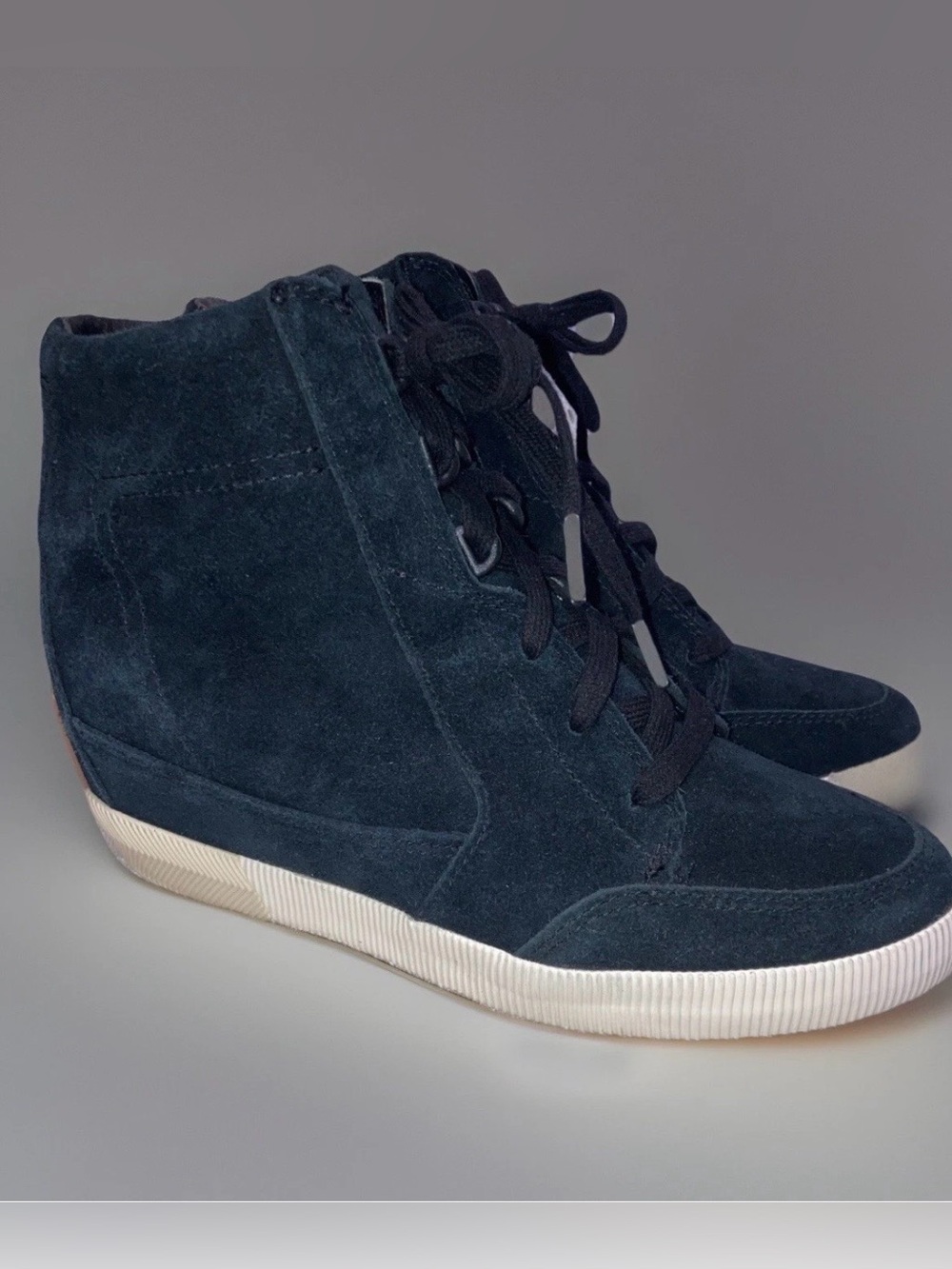 Sorel Out N About Black Suede Lace Up Hidden Wedge Hi Top Booties Sneakers 8.5